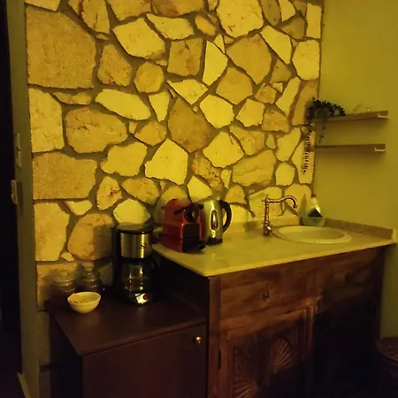 Pensión Voreio Selas