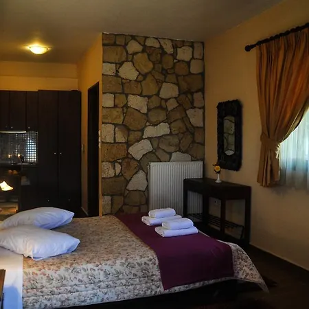 Voreio Selas Guest house *