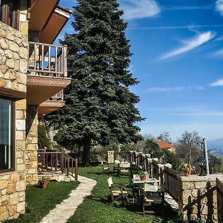 Pensión Voreio Selas 4*